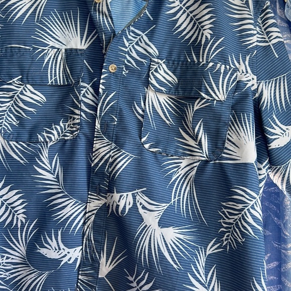 Men’s Button Up - Picture 3 of 6